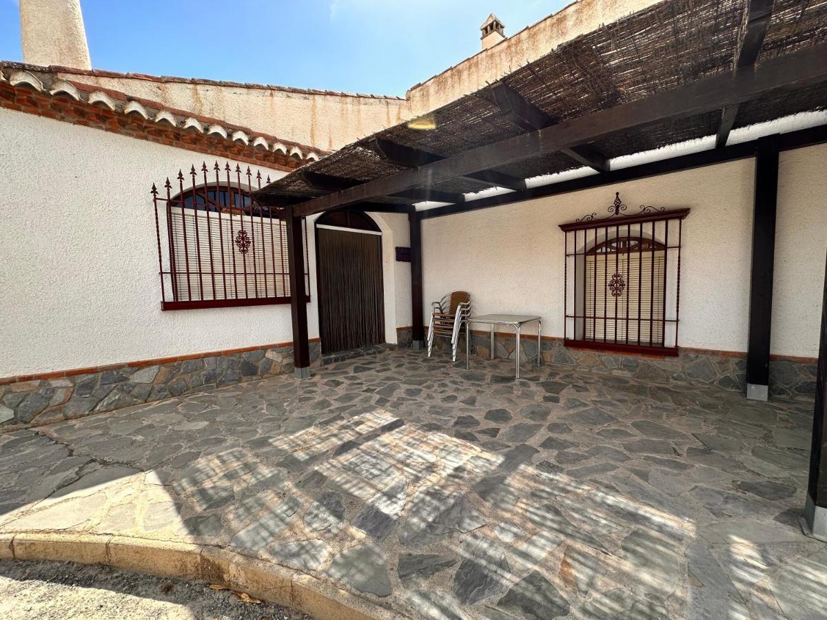 Апартаменты Cuevas La Granja Benalua de Guadix Экстерьер фото